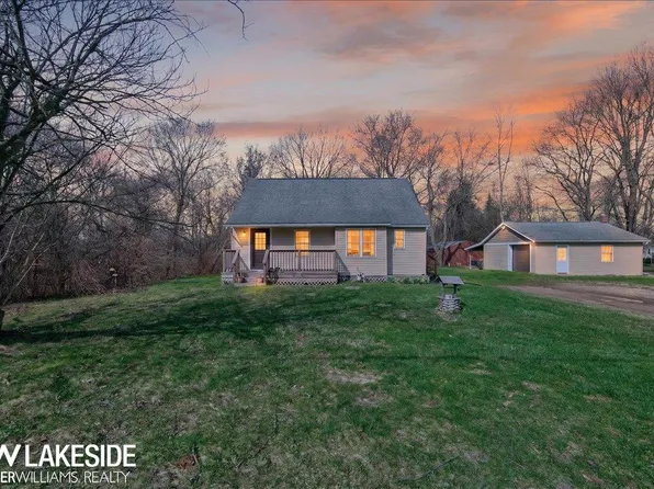 1235 Farnsworth Rd, Lapeer, MI 48446