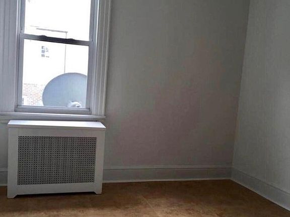 4th image of 2338 E 12th St #2