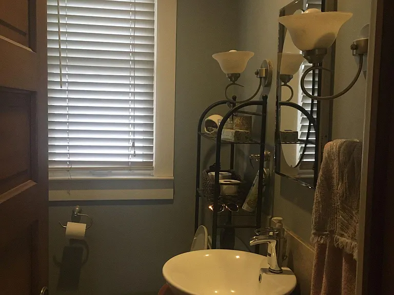 Shower and tub in upstairs bathroom