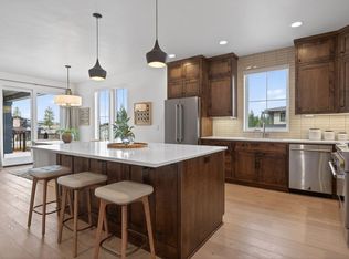 62637 Mount Hood Dr, Bend, OR 97703