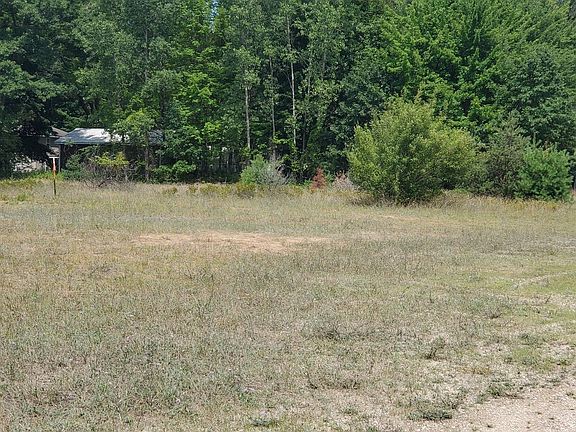2nd image of 8 Sandbar Ln #8
