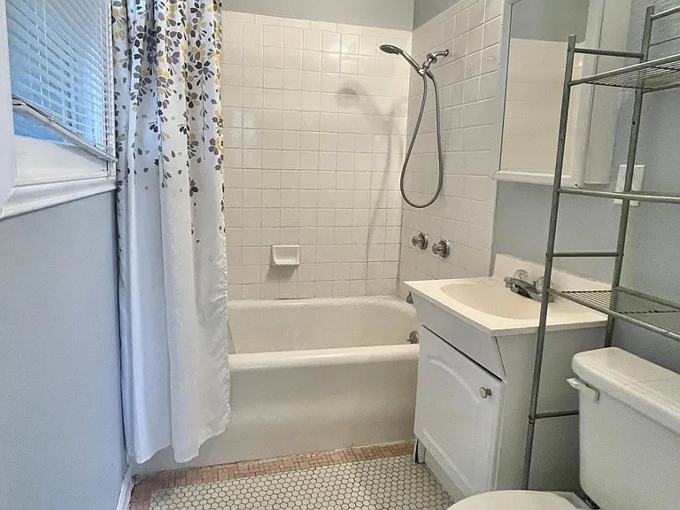 2202 Leon St — Photo 18
