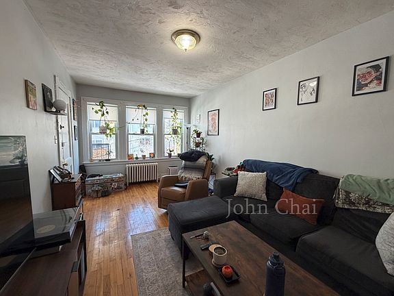 4th image of 29 Lourdes Ave APT 4