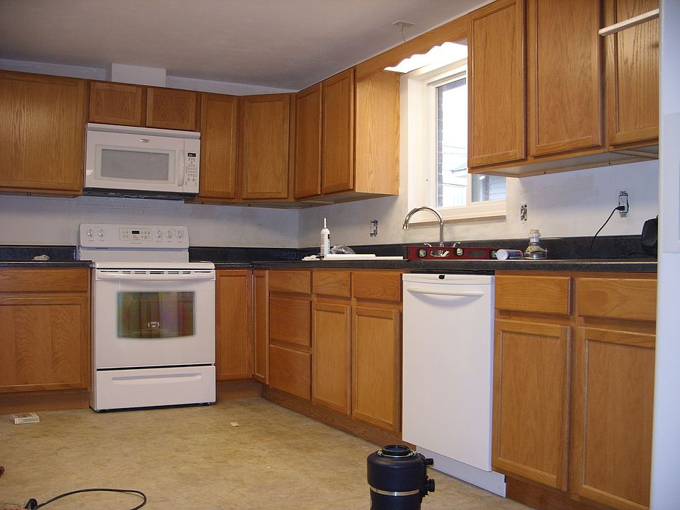2nd image of 705 Bream St