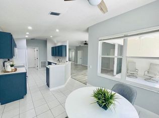 336 Fareham Dr, Venice, FL 34293