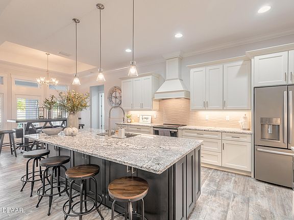 3rd image of 3313 Modena Way