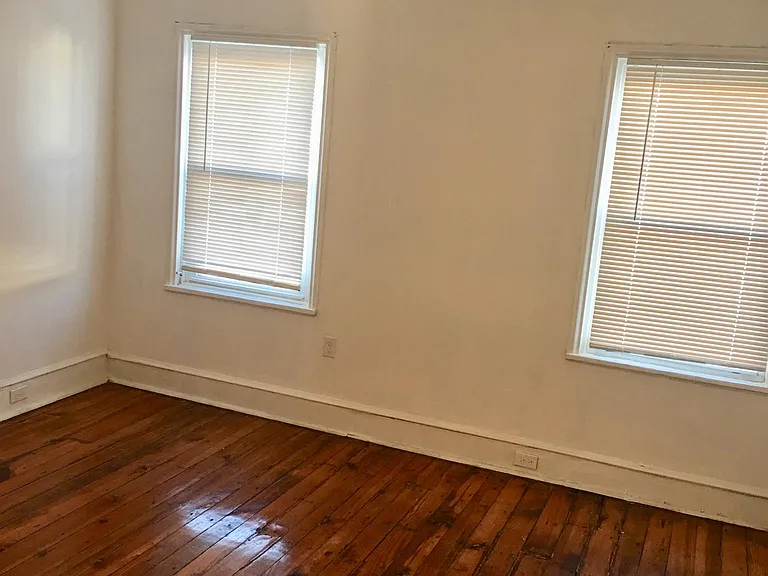 2602 E York St — Photo 12