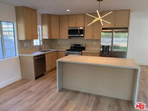 8517 Yolanda Ave, Northridge, CA 91324