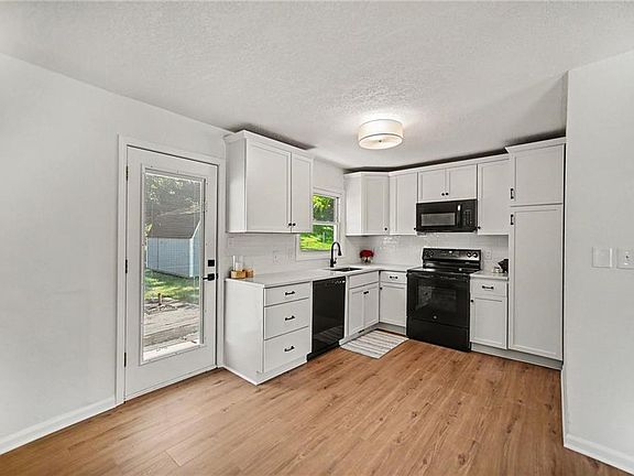 5th image of 5151 N Corrington Ave