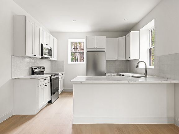 2nd image of 363 6th Ave APT 1
