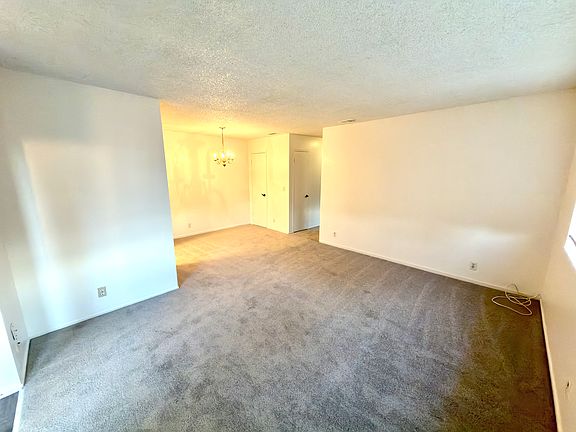 4th image of 1029 Mohr Ln APT 4