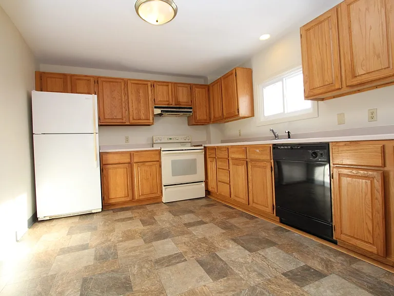67 Harvard St — Photo 9