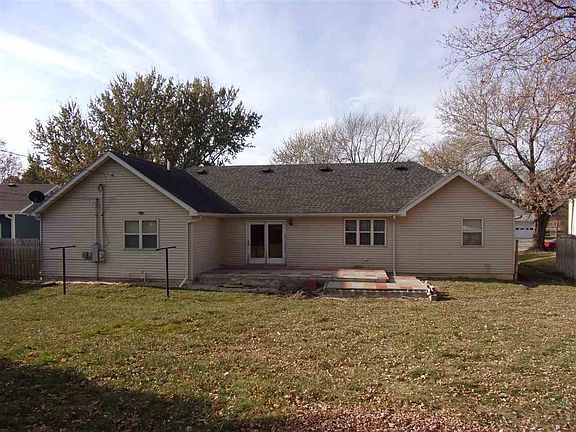 2nd image of 116 Green Garden Dr