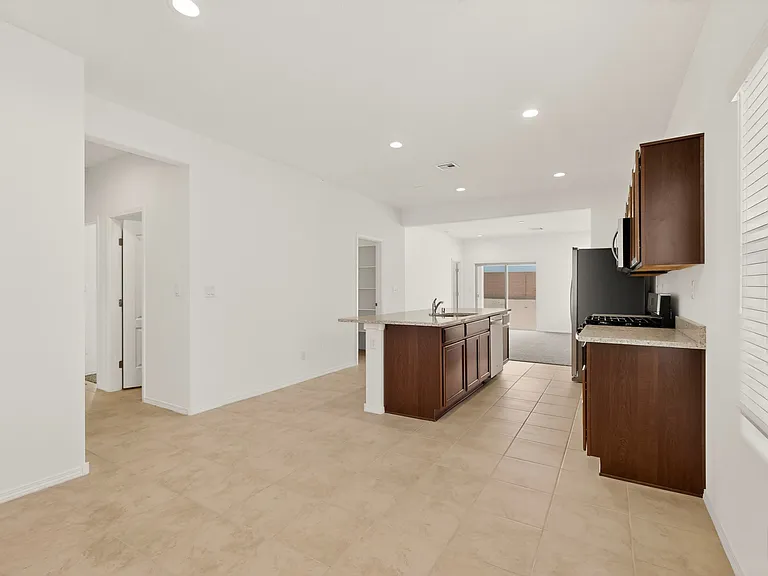 308 Prism Ave SW — Photo 7