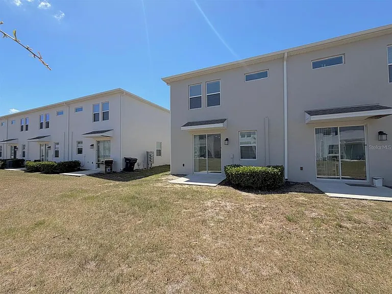 3302 Laurent Loop — Photo 23