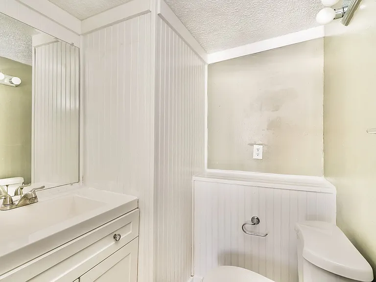 247872_023_main_bathroom_13510459.jpg