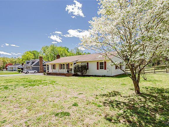 3rd image of 6479 Boatswain Ln