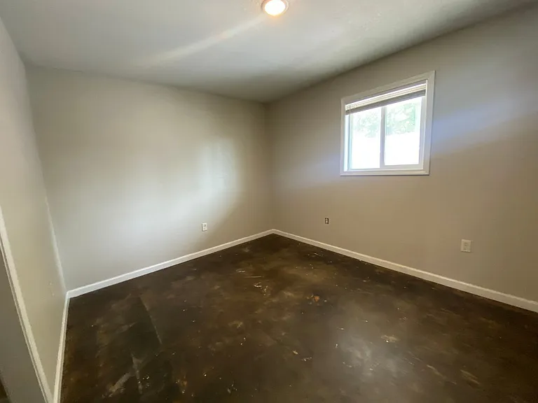 621 Krewson — Photo 2