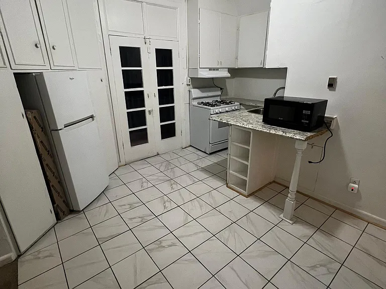 357 N Lincoln St #1 — Photo 3