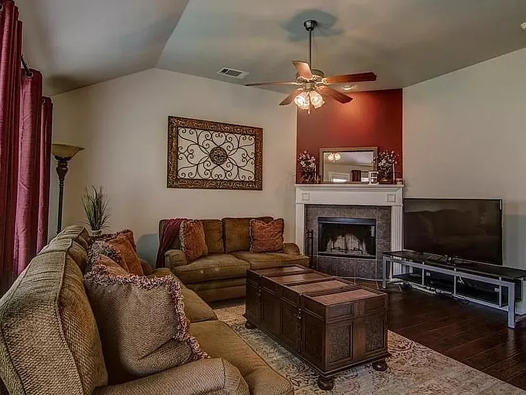 5928 Lantern Ln — Photo 7