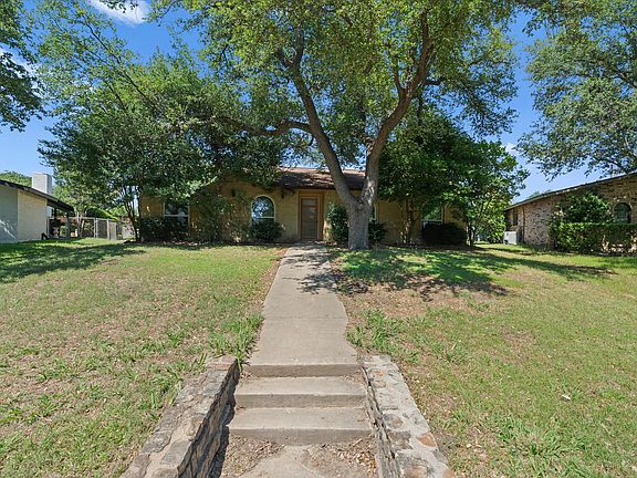 2nd image of 2039 Chestnut Rd