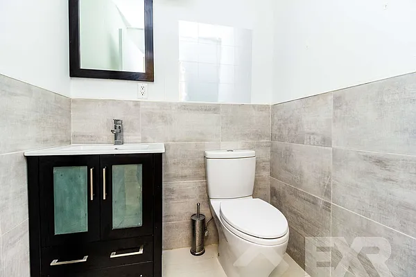 Rented by EXR | media 20