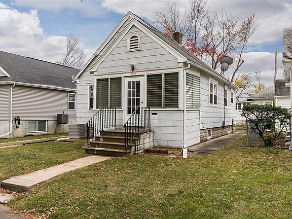 3rd image of 1073 G Ave NW