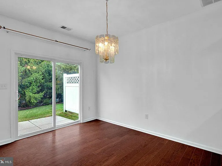 21 Blake Dr — Photo 9