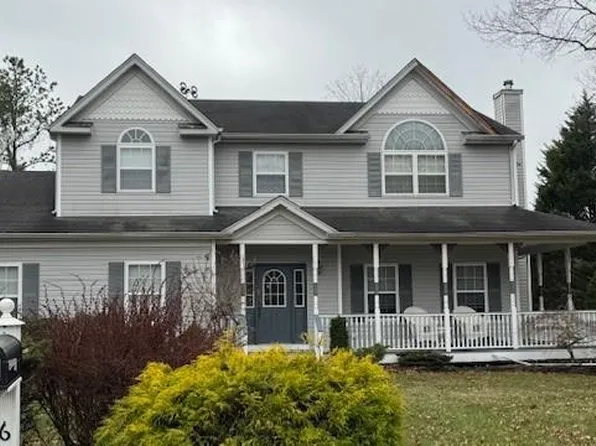 6 Donnelly Court, Manorville, NY 11949