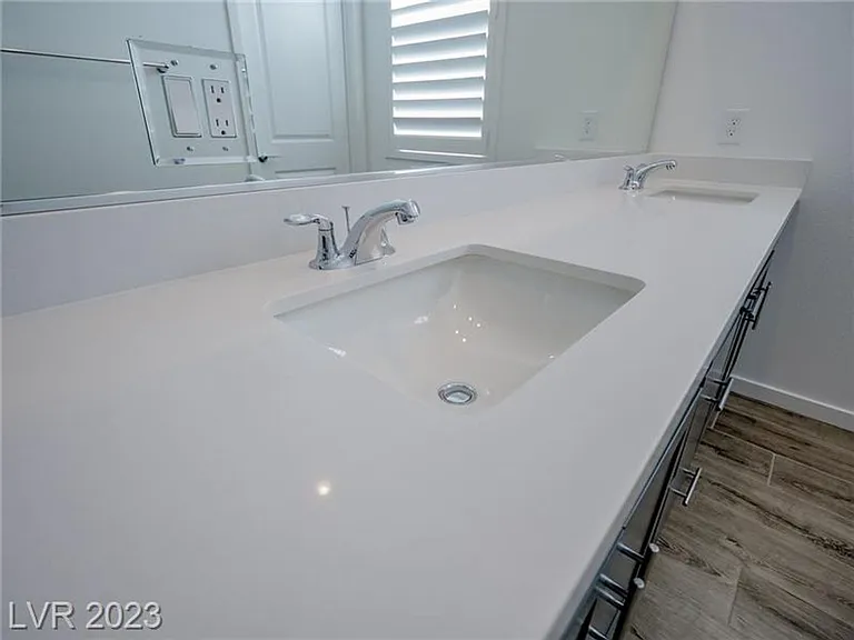 105 Brixton Ave — Photo 21