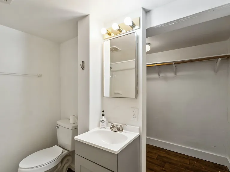 Capitola Apartments — Photo 13