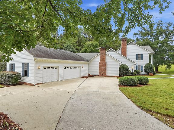 5th image of 704 Bowden Rd