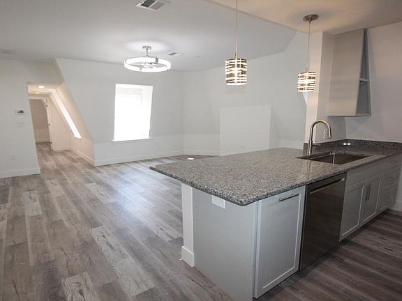 5th image of 525 E Broadway #3