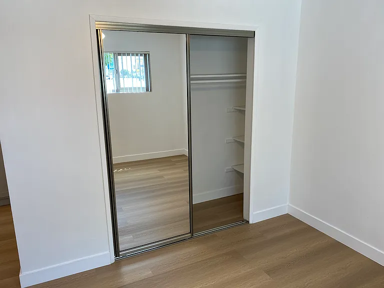 Sussex House Apartments — Photo 17