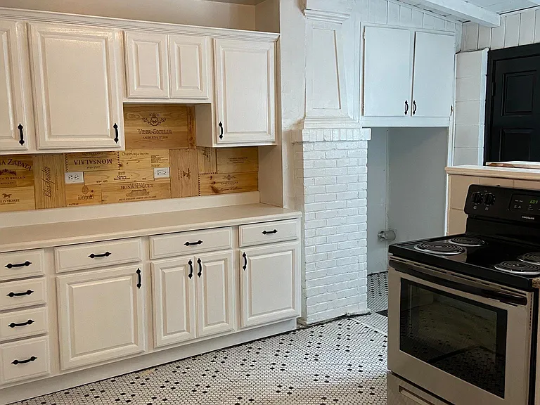 616 W Azeele St #1 — Photo 6
