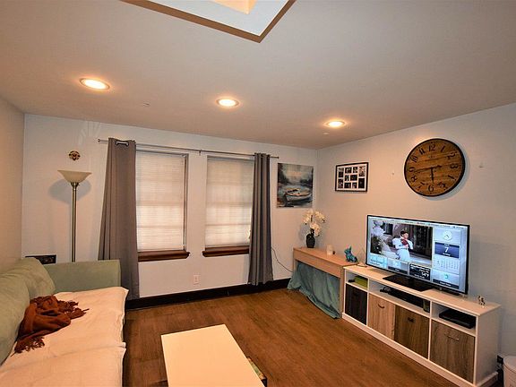 3rd image of 2381 Ocean Ave Ste 1
