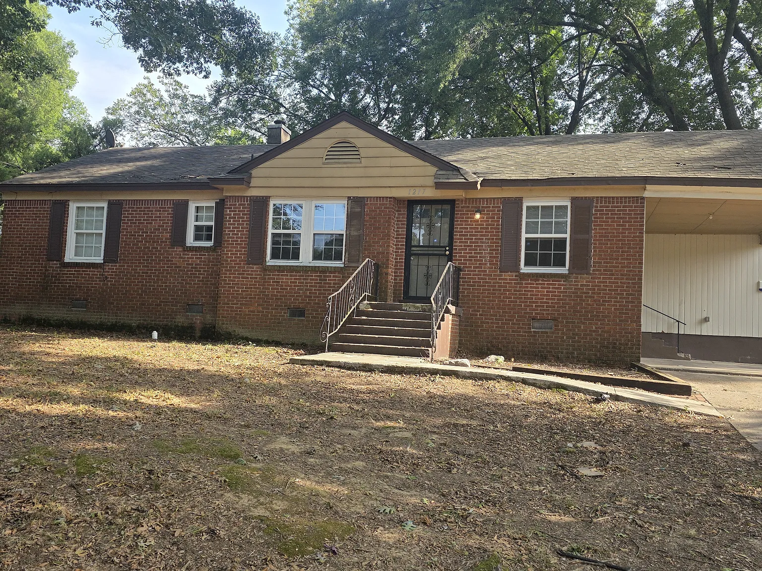 Charming 3-Bedroom, 2-Bath Home for Lease — Photo 1