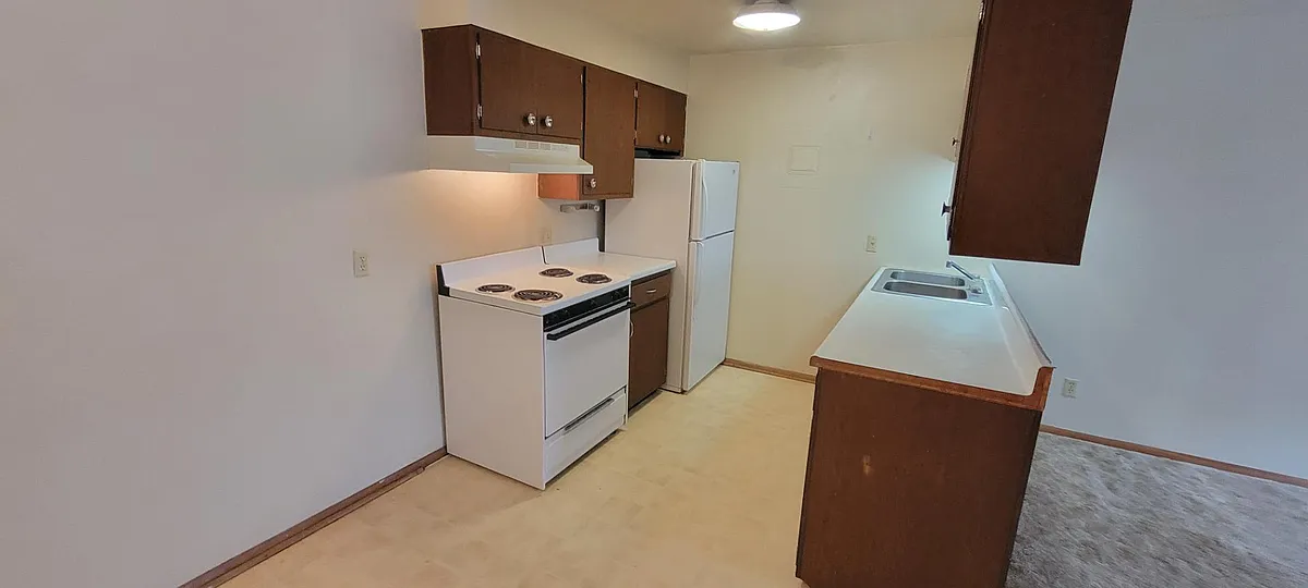Unit Photo - 530 Elm St #11