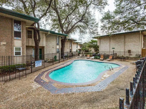 966 S Weatherred Dr, Richardson, TX 75080