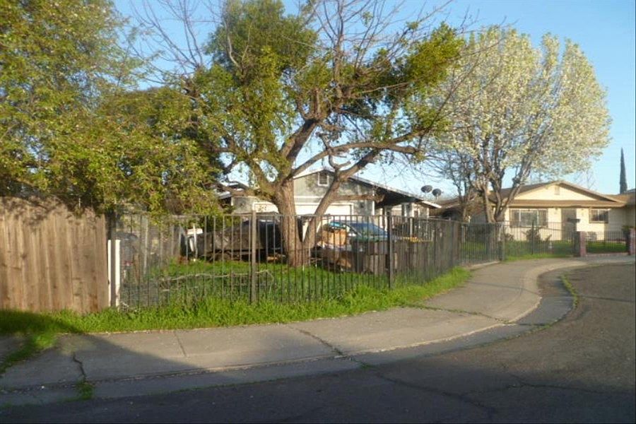 1st image of 1922 Malmgren Ct