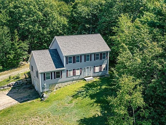 3rd image of 17 Frohock Brook Road