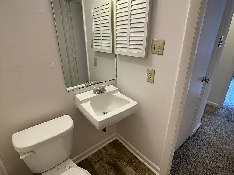 2 Holland Dr — Photo 22