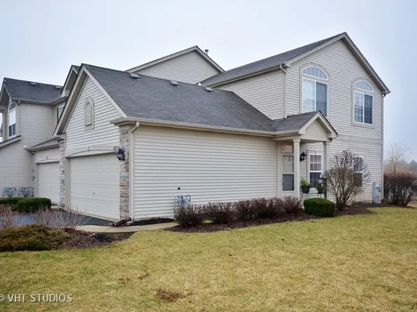 1657 Fredericksburg Ln, Aurora, IL 60503