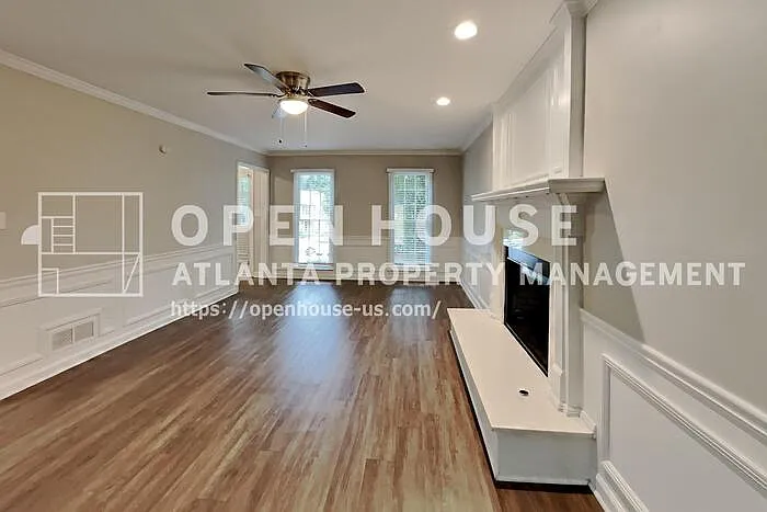 2052 Sumter Ct — Photo 4