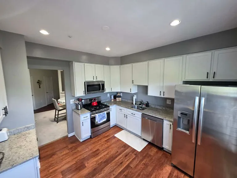 43300 Marymount Ter #300 — Photo 7