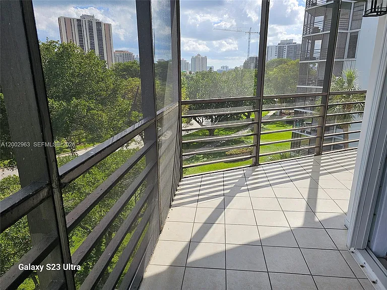 20400 W Country Club Dr #508 — Photo 5