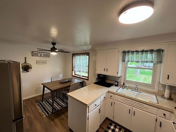 5th image of 1068 Raleigh St