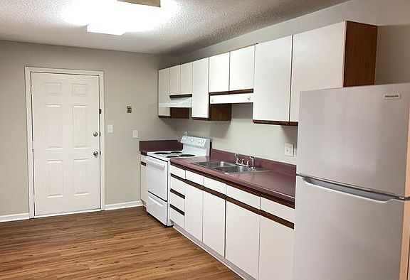3rd image of 136 Press Sweezy Rd #1