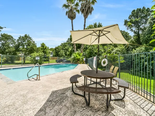 Spring Hill Village Apartments