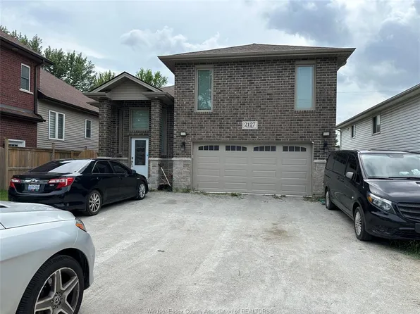 2127 Dominion Blvd, Windsor, ON N9B 3H8